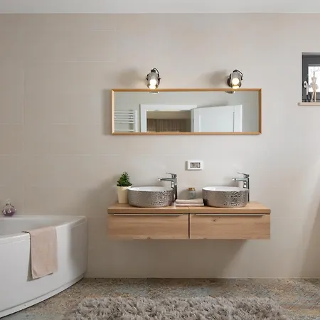 Roti In Roti - Haus Fuer 8 Personen *