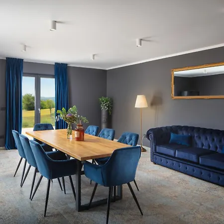 Roti In Roti - Haus Fuer 8 Personen * Kostrcani