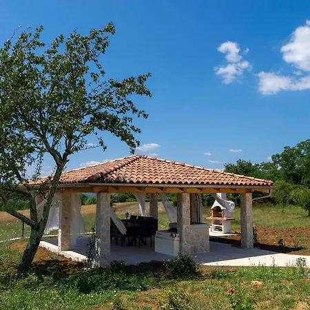 Vila Roti In Roti - Haus Fuer 8 Personen Kostrcani